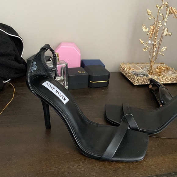 Steve Madden heels - Picture 2 of 2